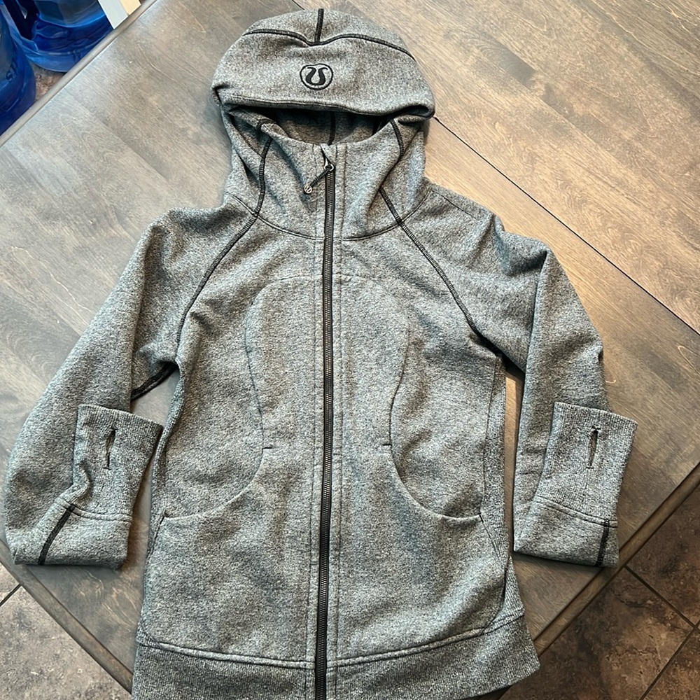 Lululemon Scuba size 6